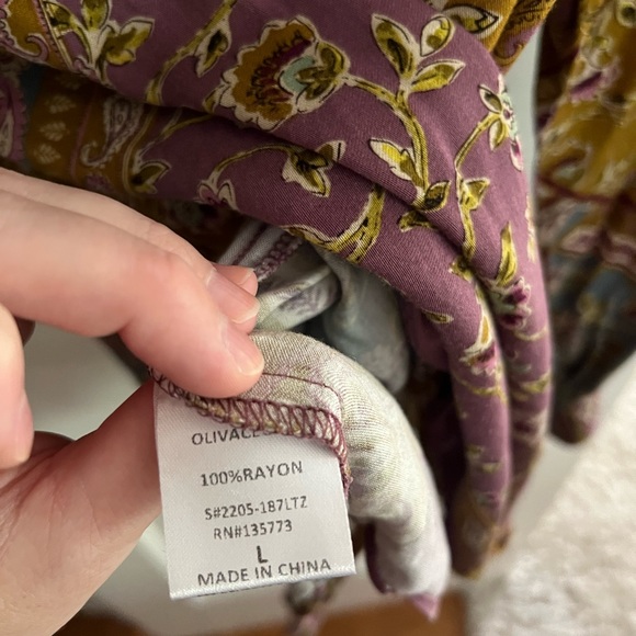 Floral Patterned Button-Up - Picture 4 of 4